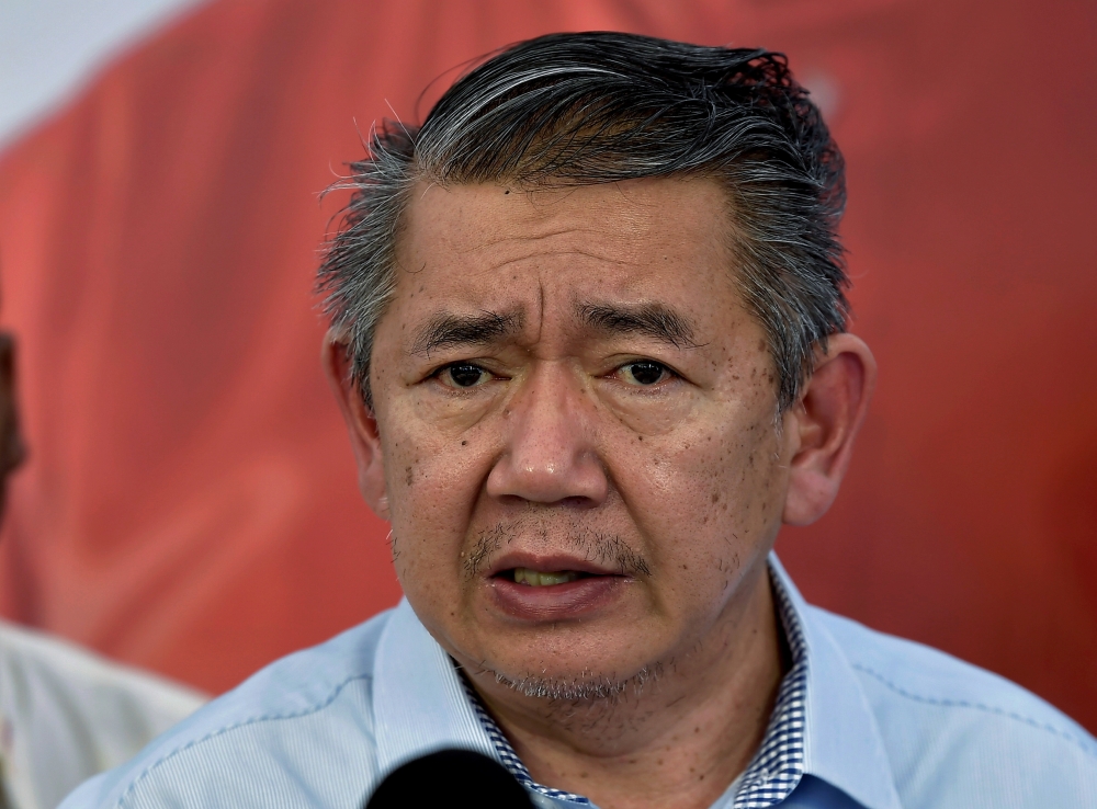 Domestic Trade and Cost of Living Minister Datuk Seri Salahuddin Ayub speaks to the media after a walkabout at the Selangor Rahmah Ramadan Bazaar at Dataran Esplanade Eco Grandeur Park, Puncak Alam April 4, 2023. — Bernama pic