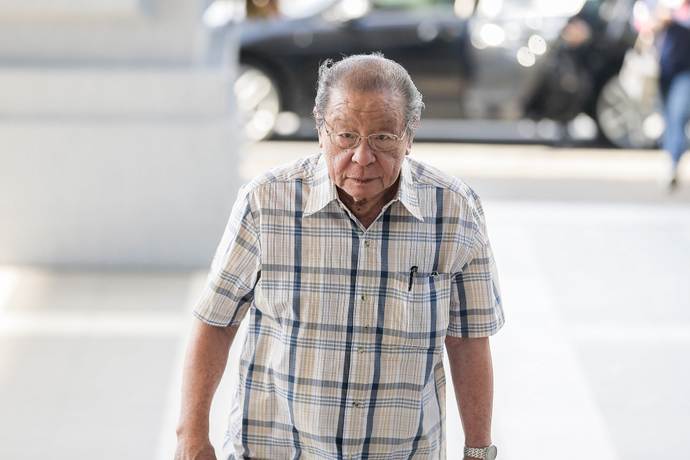 In a statement, DAP veteran Lim Kit Siang said it was never the original intention to have both the CEP and IRC reports under the Official Secrets Act (OSA) 1972 that has kept them away from public debate and discussion. ― Picture by Sayuti Zainudin