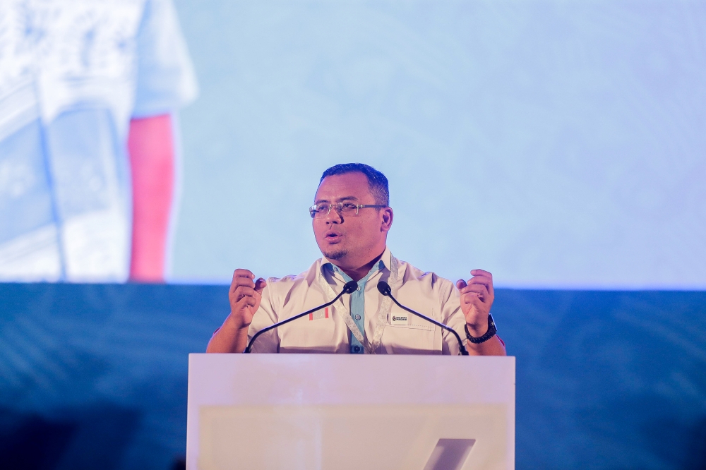 Selangor Menteri Besar Datuk Seri Amirudin Shari said that such major initiatives would boost the state’s economic growth and subsequently increase its contribution to the national GDP, which stood at 24.8 per cent in 2021. — Picture by Sayuti Zainudin