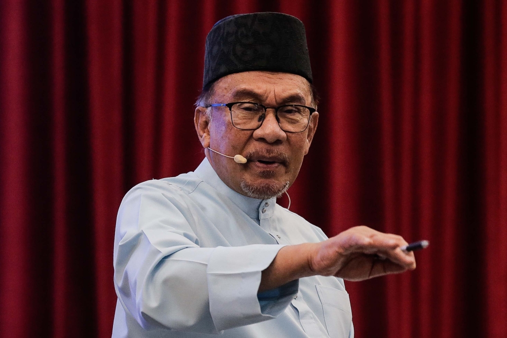 Prime Minister Datuk Seri Anwar Ibrahim speaks during a dialogue session with students at Universiti Teknologi Mara in Shah Alam April 7, 2023. ― Picture by Sayuti Zainudin
