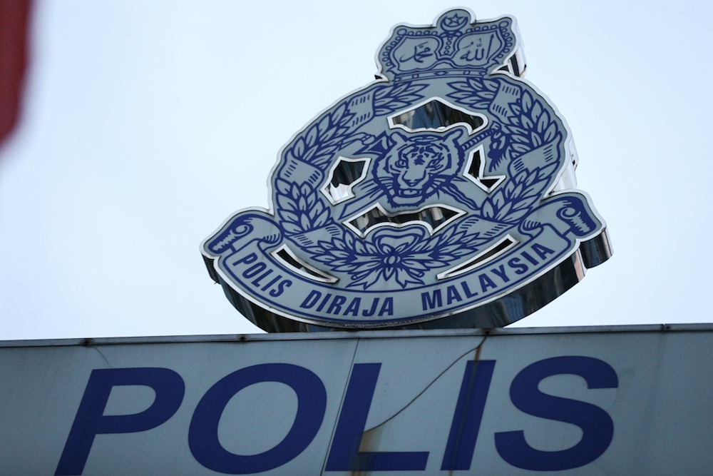 Polisi sedang mencari dua penjahat Indonesia yang melarikan diri dari penjara di Johor