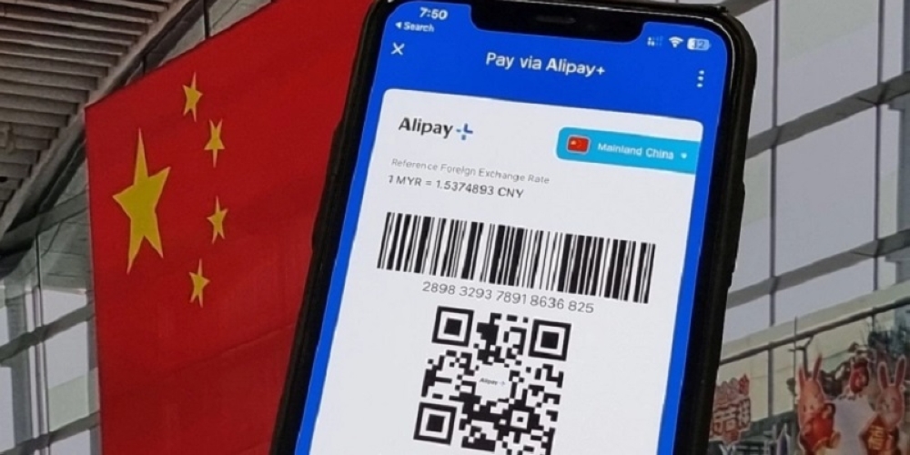 If you’re going to visit China soon, you’ll be happy to know that Touch ‘n Go eWallet is now accepted by over 10 million Alipay merchants in China. ― SoyaCincau pic
