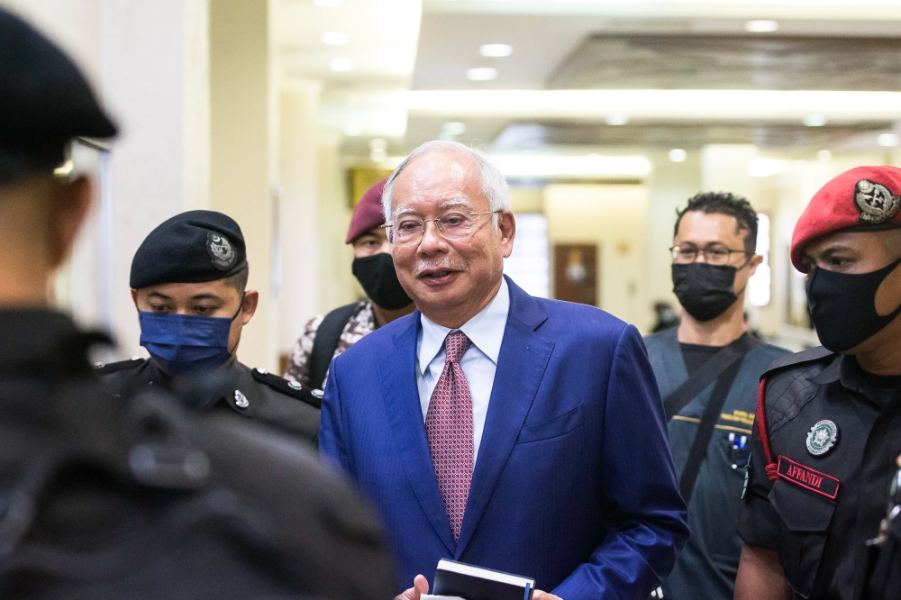 Former prime minister Datuk Seri Najib Razak arrives for the 1Malaysia Developement Berhad (1MDB) trial at the Kuala Lumpur Court Complex March 2, 2023. — Picture by Sayuti Zainudin
