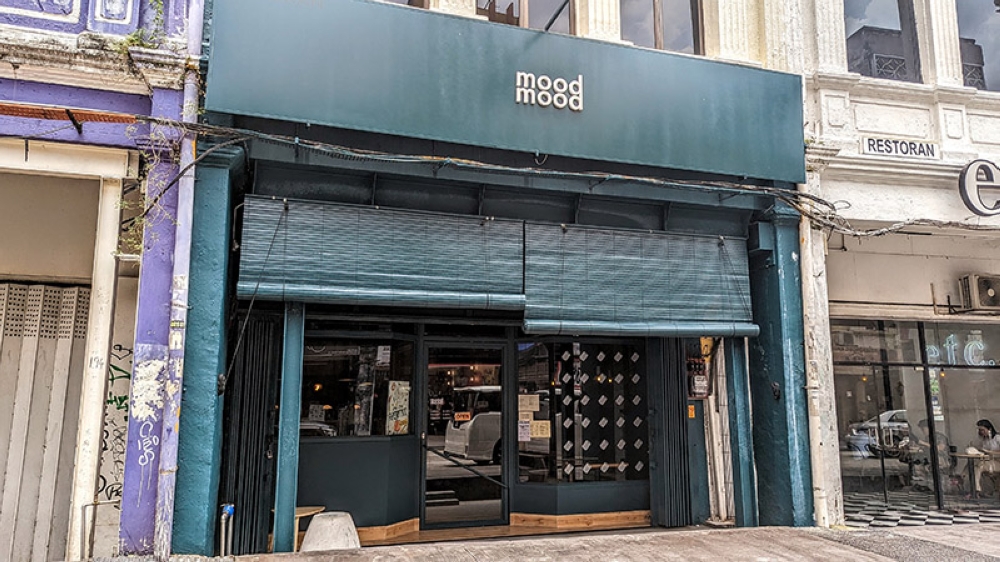 Is it green or blue, the colour of the storefront? All I know is, brilliant pasta awaits inside.