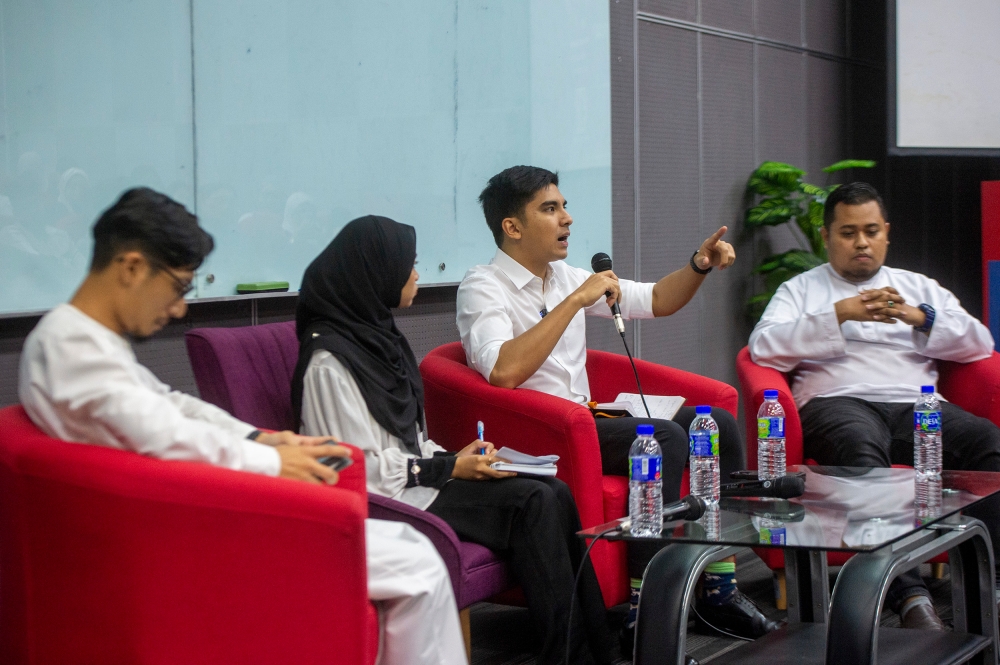 Muar MP Syed Saddiq Abdul Rahman speaks during the Dialog Siswa AUKU at Universiti Kebangsaan Malaysia in Bangi April 13, 2023. ― Picture by Shafwan Zaidon