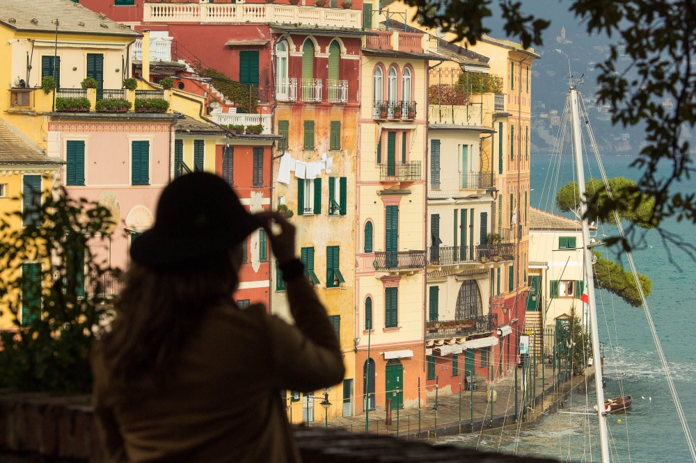 Tourists to Portofino no longer have the right to linger in the busiest areas. — ETX Studio pic