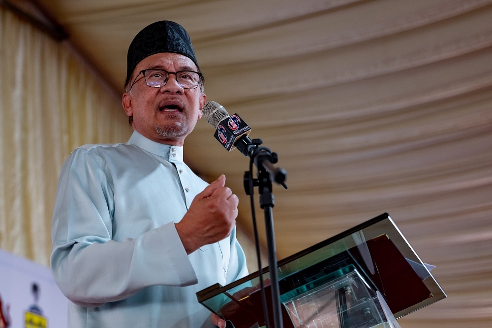 Prime Minister speaks at the official launch of the construction of the Mengkuang Titi Mosque in Seberang Perai April 14, 2023. ― Picture via Facebook/Anwar Ibrahim