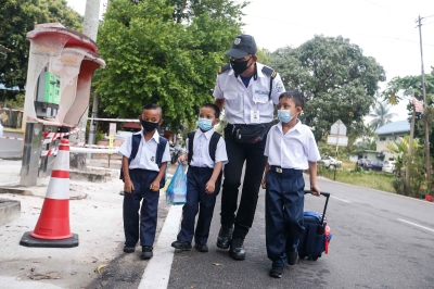 Three Melaka boarding schools with Covid-19 clusters operating normally, says state health director - Vimarsana News