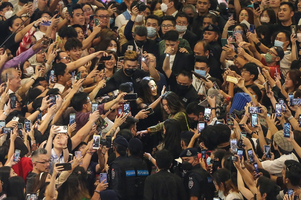 Tan Sri Michelle Yeoh was met with thousands of cheering fans at her meet and greet session at Pavilion Shopping Mall. — Picture by Yusof Mat Isa