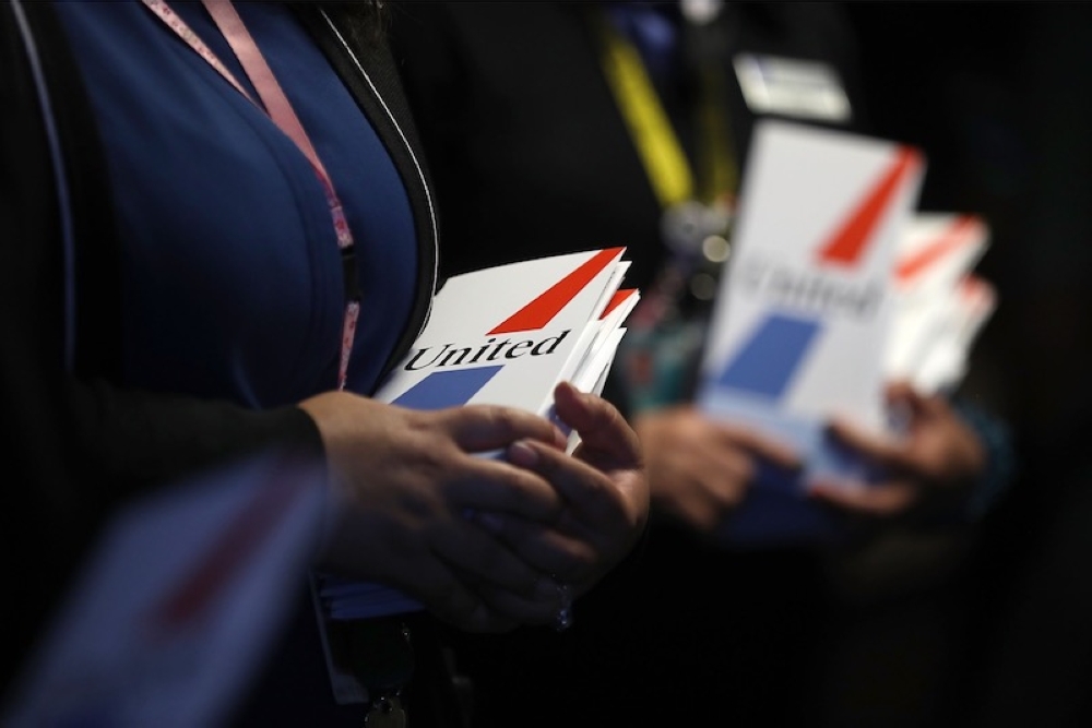 United Airlines reported a first-quarter loss of US$194 million (RM859.9 million), despite a 51.1 per cent surge in revenues compared with the year-ago period to US$11.4 billion. — Reuters pic