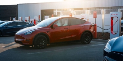 Tengku Zafrul: Tesla required to install 50 Superchargers in Malaysia by 2026, at least 15 open to all EVs - Vimarsana News