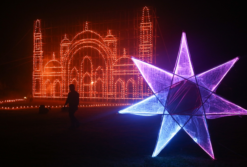 Deputy Prime Ministers Datuk Seri Ahmad Zahid Hamidi and Datuk Seri Fadillah Yusof today extended Aidilfitri wishes to all Muslims in the country who will celebrate 1 Syawal tomorrow (April 22). — Picture by Farhan Najib