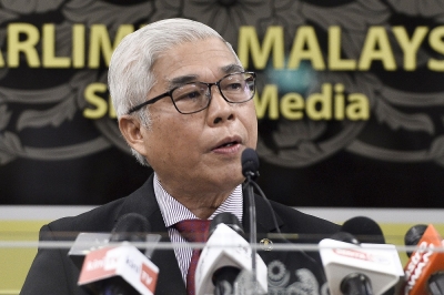 撇开交战政客不谈，柔佛公正党的哈桑卡里姆表示，只要司法机构保持独立，马来西亚仍然和平