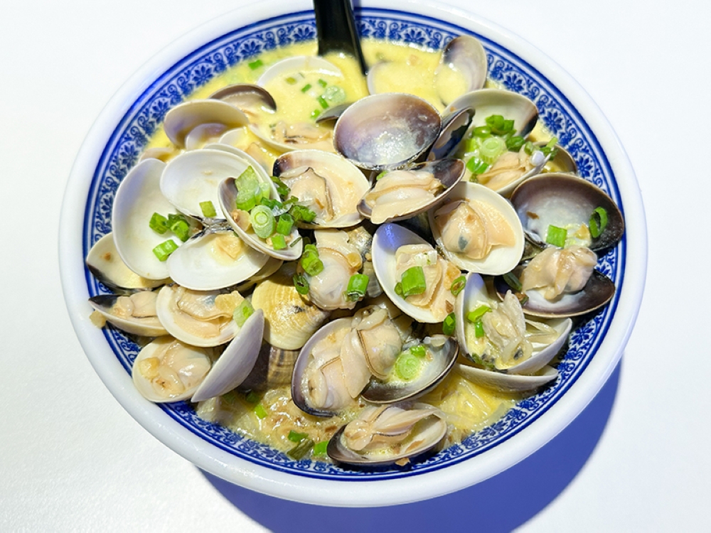 Be brave and try their Cheese Lala noodle.