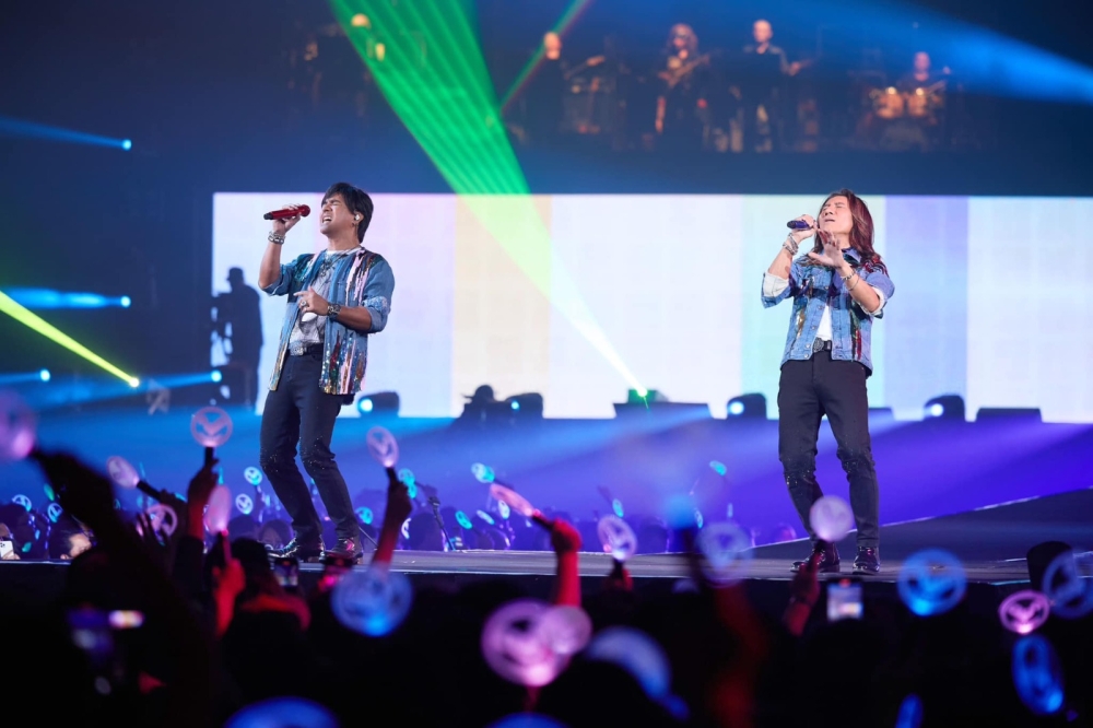 Taiwanese rock duo Power Station will be performing in Kuala Lumpur this September. — Picture via Facebook/ 動力火車 Power Station