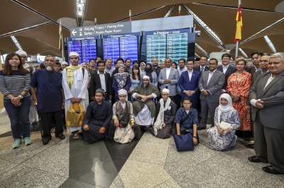 Zambry confirms 30 Malaysians returned safely from Sudan - Vimarsana News