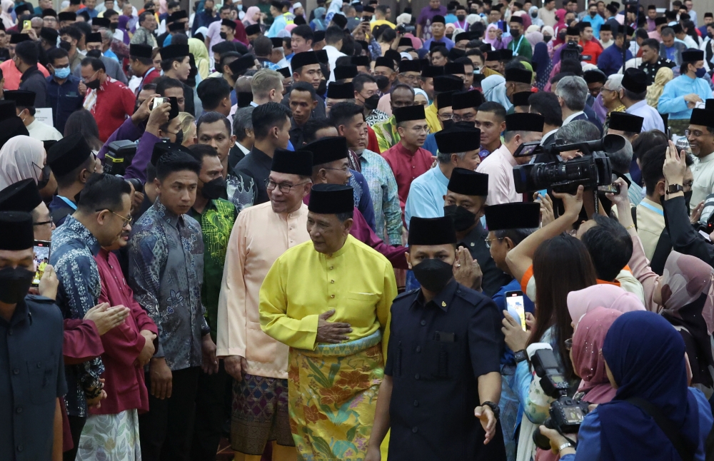 Kedah Ruler Sultan Sallehuddin Ibni Almarhum Sultan Badlishah attends the Malaysia Madani Aidilfitri open house in Alor Setar April 29, 2023. — Bernama pic