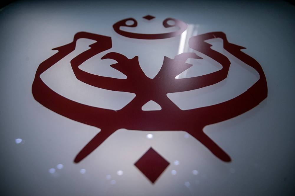An Umno logo is seen at the Umno headquarters in WTC Kuala Lumpur November 23, 2022. — Picture by Hari Anggara