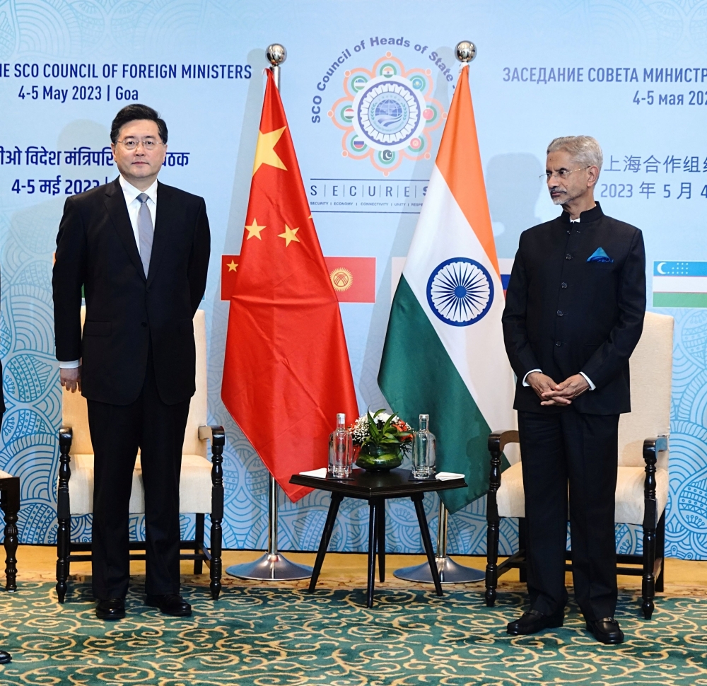 India's Foreign Minister Subrahmanyam Jaishankar and his Chinese counterpart Qin Gang pose for a photograph during the SCO Council of Foreign Ministers' meeting in Goa, India, May 4, 2023. — Reuters pic