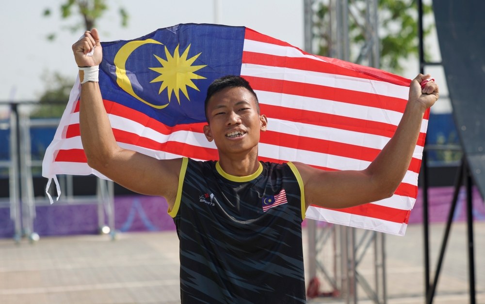 Obstacle athlete Yoong Wei Theng completed every obstacle without any hitches in the 100 metre race recorded a time of 28.234 seconds. ― Bernama pic