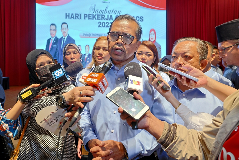 Cuepacs president Datuk Adnan Mat said the move to increase civil servants' salary is in line with the 12th Malaysian Plan to achieve a high-income nation by 2025. — Bernama pic 