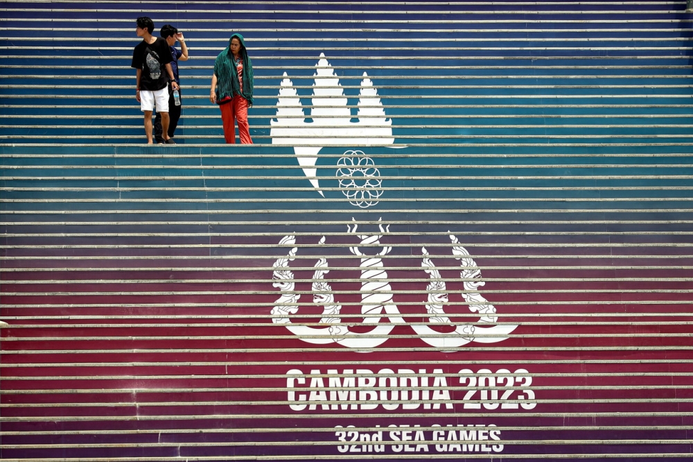 The win means that they join the men’s team — who already qualified for the men’s finals on Thursday — in the defence of their respective titles and the gold medals they won at the 2019 Games in the Philippines. — Bernama pic