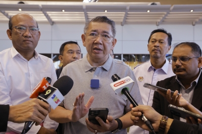 Govt draws RM30m potential investments from franchise trade mission to Australia - Vimarsana News
