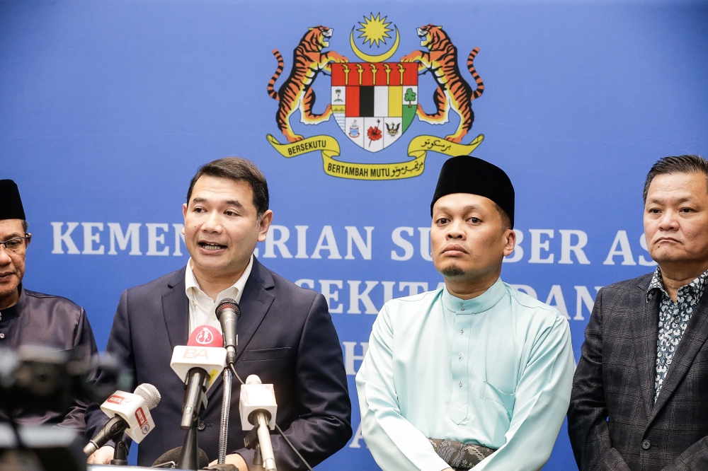 Economic Affairs Minister Rafizi Ramli (left) and Natural Resources, Environment and Climate Change Minister Nik Nazmi Nik Ahmad at a joint press conference in Putrajaya May 9, 2023. — Picture by Sayuti Zainudin