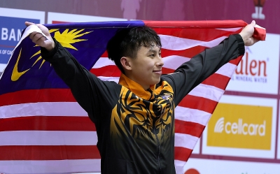 Hoe Yean为马来西亚赢得第一枚游泳金牌