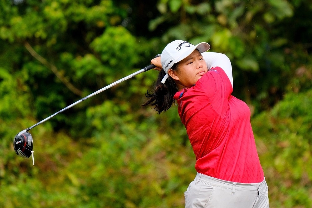 Malaysia’s Ng Jing Xuen made history by becoming the first woman golfer to win the SEA Games gold after prevailing in the women’s individual event at Garden City Golf Club in Phnom Penh May 10, 2023. — Picture via Twitter/Bernama