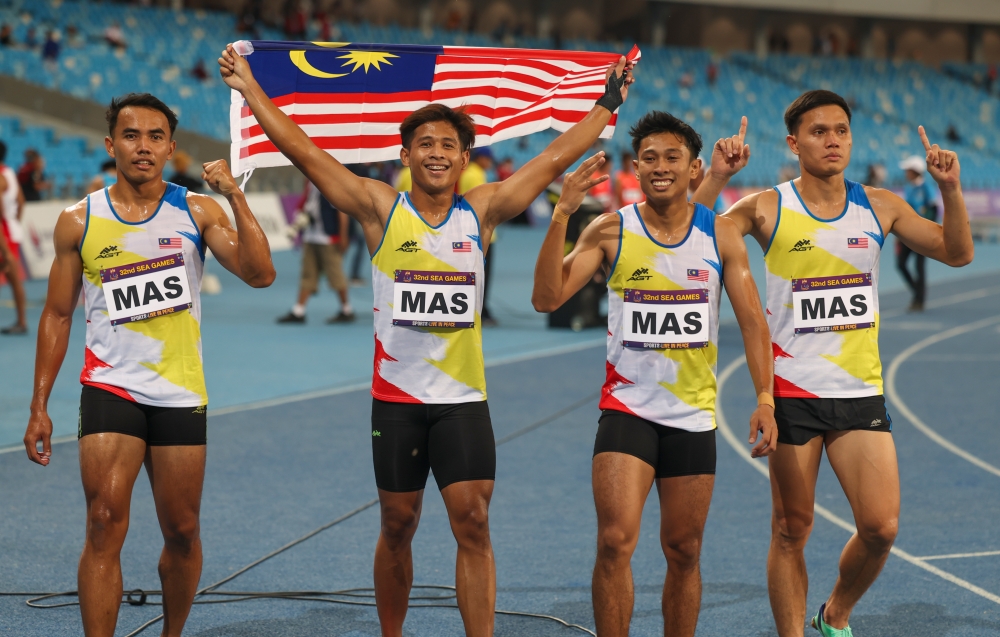 Yesterday, Khairul Hafiz together with Muhammad Zulfiqar Ismail, Jonathan Nyepa and Muhammad Haiqal Hanafi won the bronze medal with a record of 39.36s. — Bernama pic