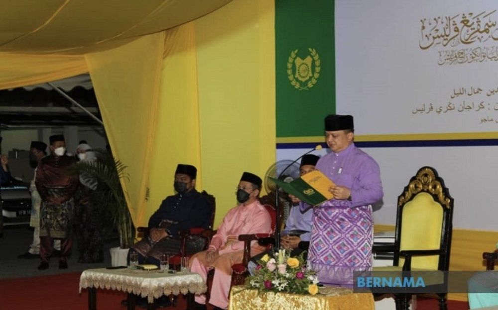 Regent of Perlis Tuanku Syed Faizuddin Putra Jamalullail said the function of the mosque needs to be strengthened for the betterment and development of the ummah. — Picture via Twitter/Bernama