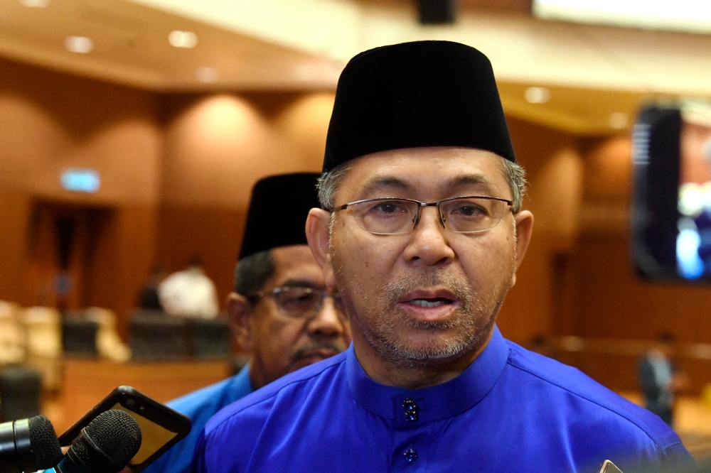 On April 10 this year, Datuk Seri Azlan Man pleaded not guilty in the Sessions Court here, to five charges of making false claims for an overseas holiday in London amounting to more than RM1.185 million between 2013 and 2017 when there was no such trip made. ― Bernama pic
