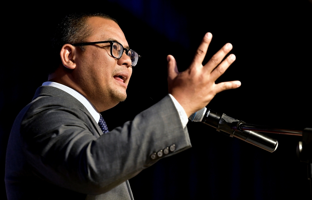 Selangor Menteri Besar Datuk Seri Amirudin Shari will be seeking an audience with the Sultan of Selangor Sultan Sharafuddin Idris Shah, on the third or fourth week of next month over the dissolution of the State Legislative Assembly. — Bernama pic