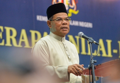 Home Ministry withdraws appeal due to administrative issue in seizure of publication material, says Saifuddin - Vimarsana News