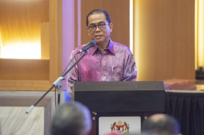 Education Minister Khaled Nordin says Malaysia ready to expand student exchange programmes with Russia - Vimarsana News