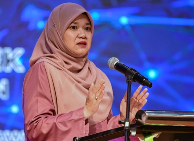 Fadhlina: Wait for official announcement on SPM 2022 results' date from Education Ministry - Vimarsana News