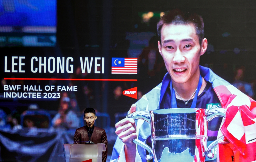 National badminton legend Datuk Lee Chong Wei delivers a speech during the Badminton World Federation’s Badminton Hall of Fame Induction ceremony at Kuala Lumpur Convention Centre May 26, 2023. — Bernama pic