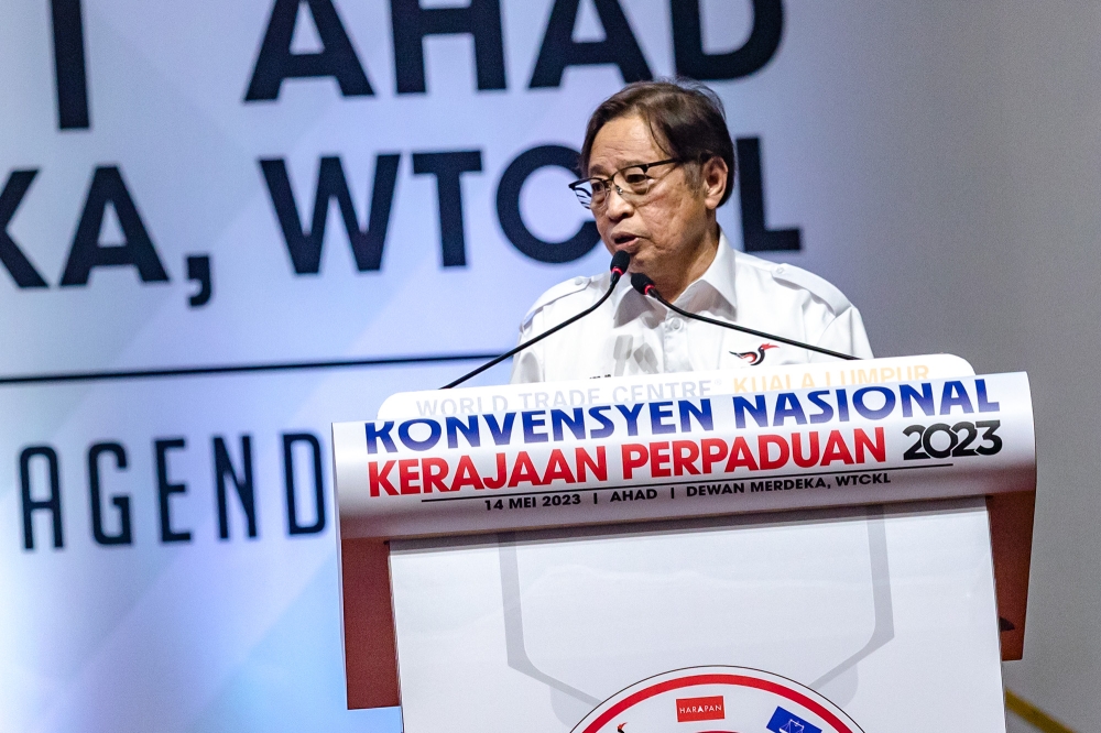 Premier Tan Sri Abang Johari Openg said the Sarawak government had submitted the proposal for the construction of the railway to the Ministry of Transport (MoT) in a meeting today. — Picture by Firdaus Latif