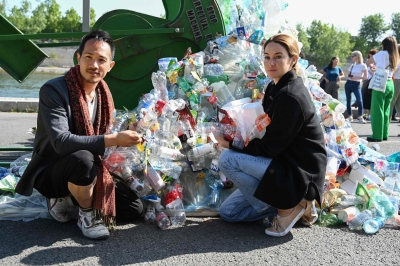 Plastic-spewing artwork unveiled for Paris talks against waste Malay Mail