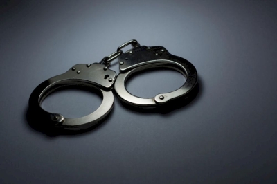 柔佛警察在淡杯斗殴逮捕了五名男子，一名女子| 马来邮件