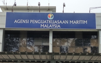 马来西亚扣留与涉嫌非法打捞英国二战残骸有关的中国船只