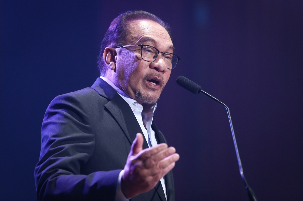 Prime Minister Datuk Seri Anwar Ibrahim claimed that the action by Awang Solahuddin was driven by malice and that all references to Dr Mahathir were totally irrelevant and should not have been made. ― Picture by Yusof Mat Isa