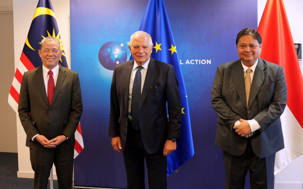 (From left) Deputy Prime Minister and Minister of Plantation and Commodities Datuk Seri Fadillah Yusof, European Union High Representative for Foreign Affairs and Security Policy Josep Borrell Fontelles and Indonesia’s Coordinating Minister for Economic Affairs Airlangga Hartarto during an official meeting at the European External Action Service in Brussels May 31, 2023. — Bernama pic