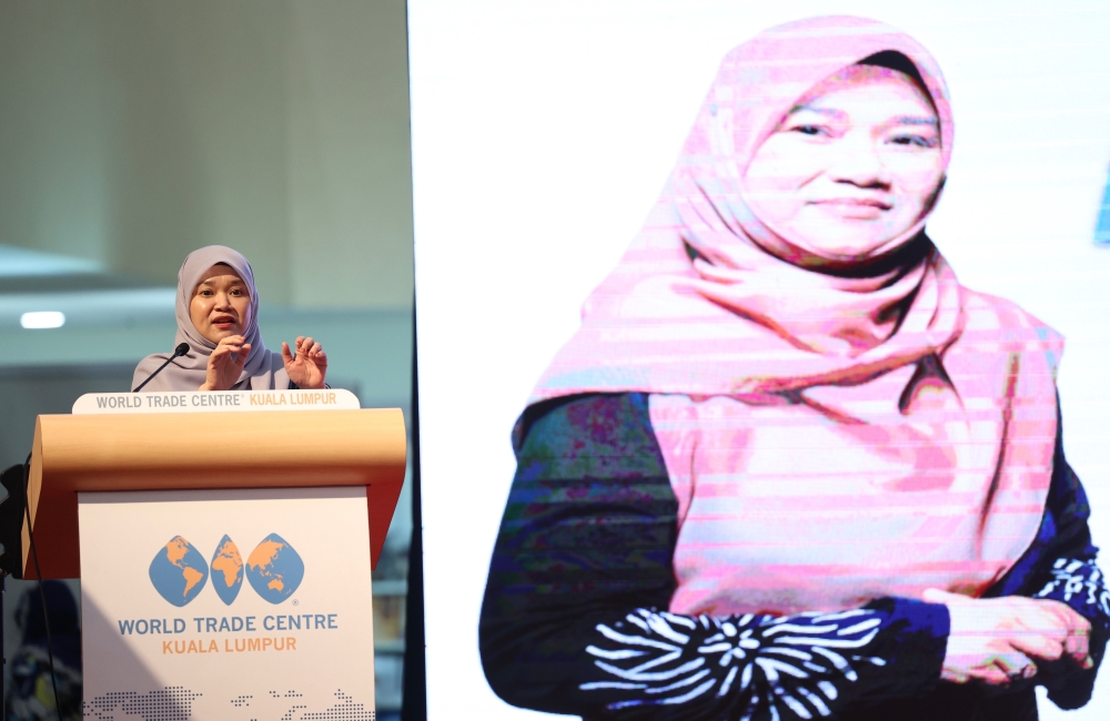 Education Minister Fadhlina Sidek delivers a speech during the launch of Dewan Bahasa Dan Pustaka workbooks in conjunction with the International Book Fair at Kuala Lumpur World Trade Centre in Kuala Lumpur May 31, 2023. — Bernama pic