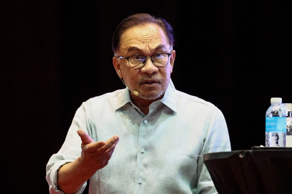 Prime Minister Datuk Seri Anwar Ibrahim has called on Malaysians to tap into the strength of the current government to jointly develop the country and its multiracial and multireligious society. — Bernama pic