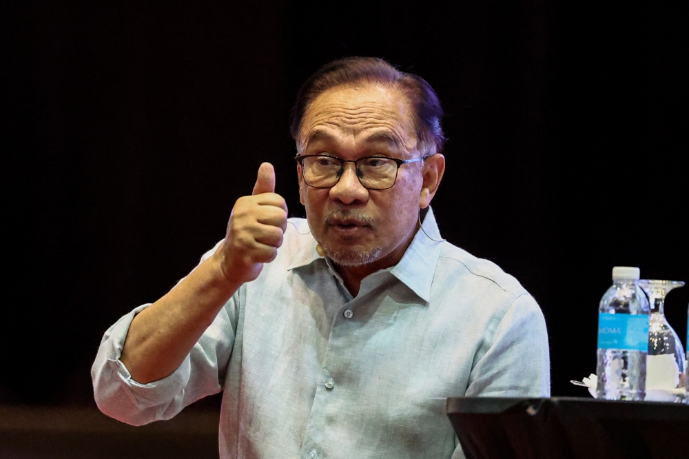 Prime Minister Datuk Seri Anwar Ibrahim and Turkiye President Recep Tayyip Erdogan agreed to further strengthen Malaysia-Turkiye bilateral ties following Erdogan’s recent re-election. — Bernama pic