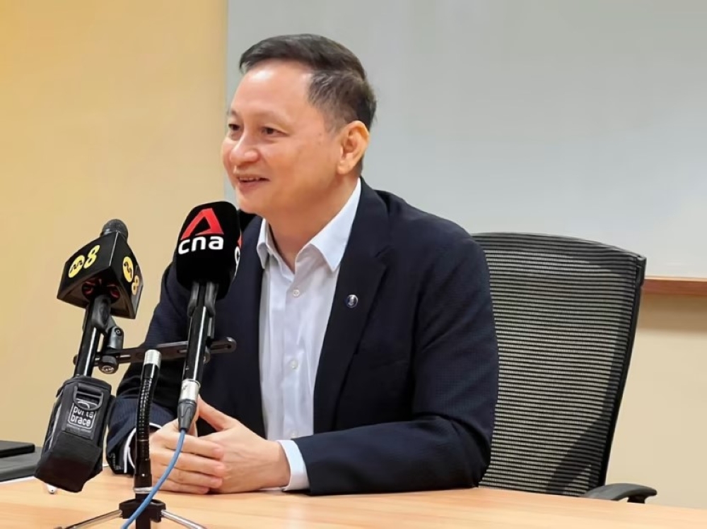 Chief executive of Singapore Airlines Goh Choon Phong speaking to reporters in a roundtable interview. — TODAY pic