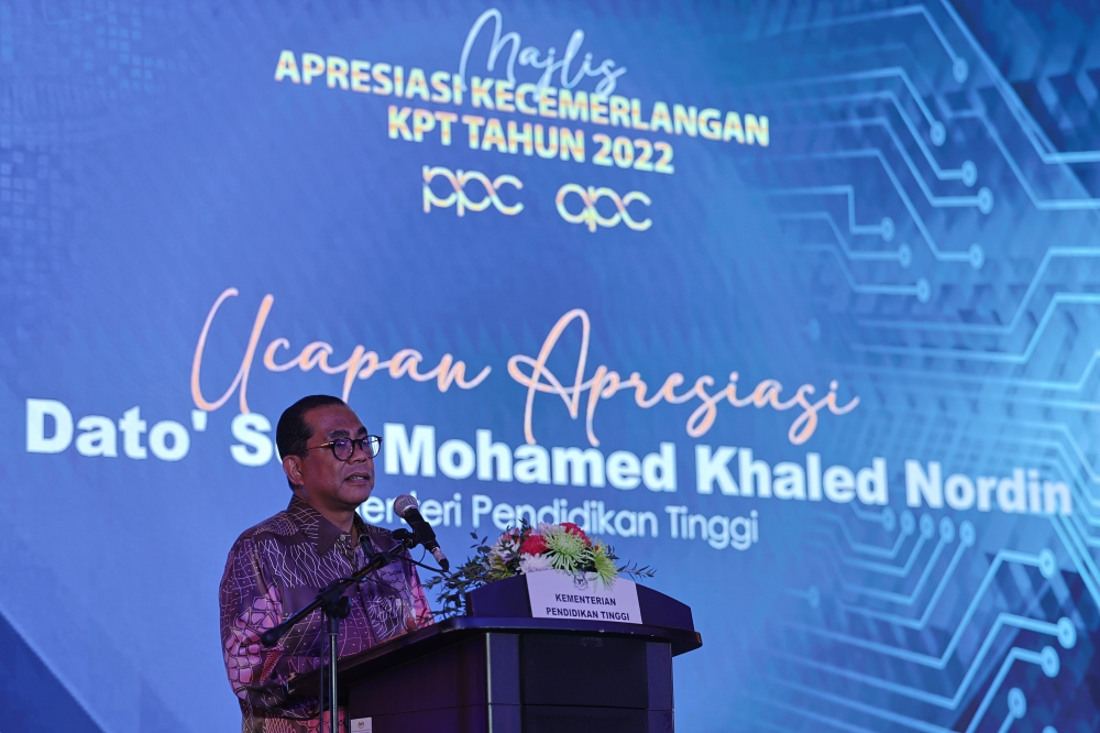 The Ministry of Higher Education (MoHE) needs to have a good talent development and capacity building plan to increase the efficiency, skills, level of professionalism and excellence of its staff. — Bernama