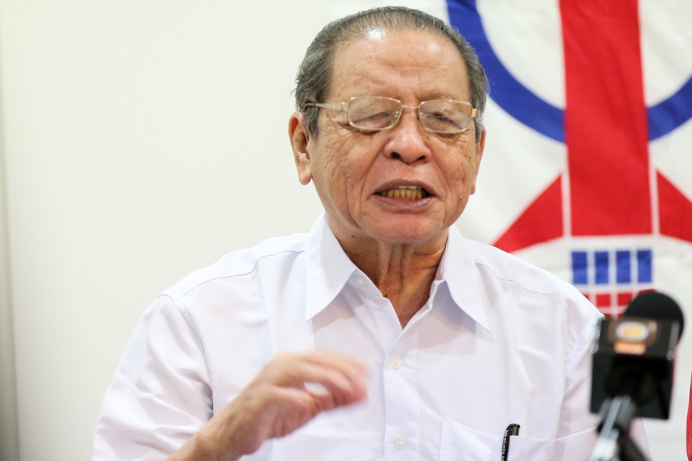 DAP’s Lim Kit Siang said Hadi’s admission yesterday that the purported offer was made last year after the November general election, and that there had been no fresh offers after that showed the Opposition lawmaker’s duplicity. ― Picture by Ahmad Zamzahuri